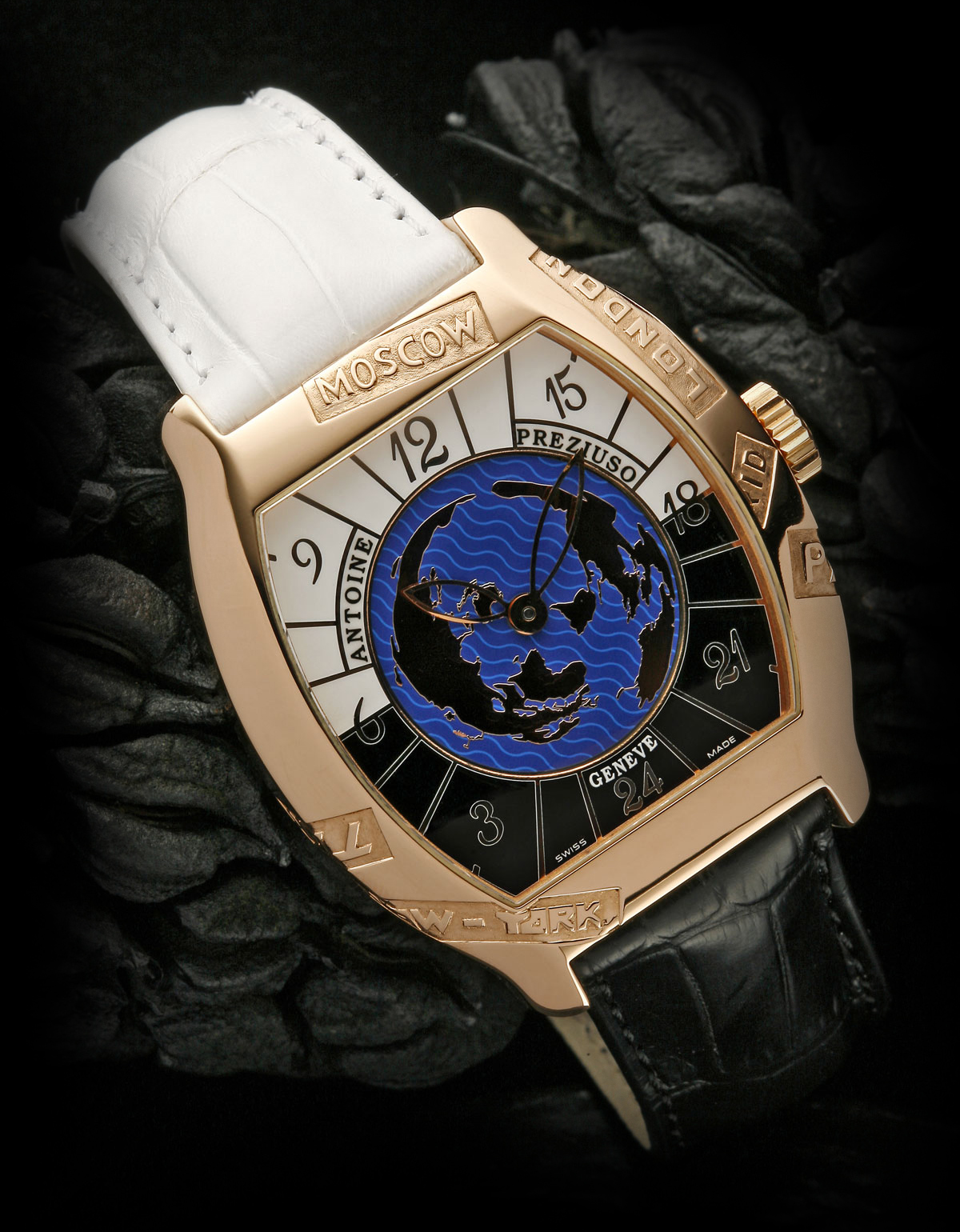 Pink Gold hand engraving