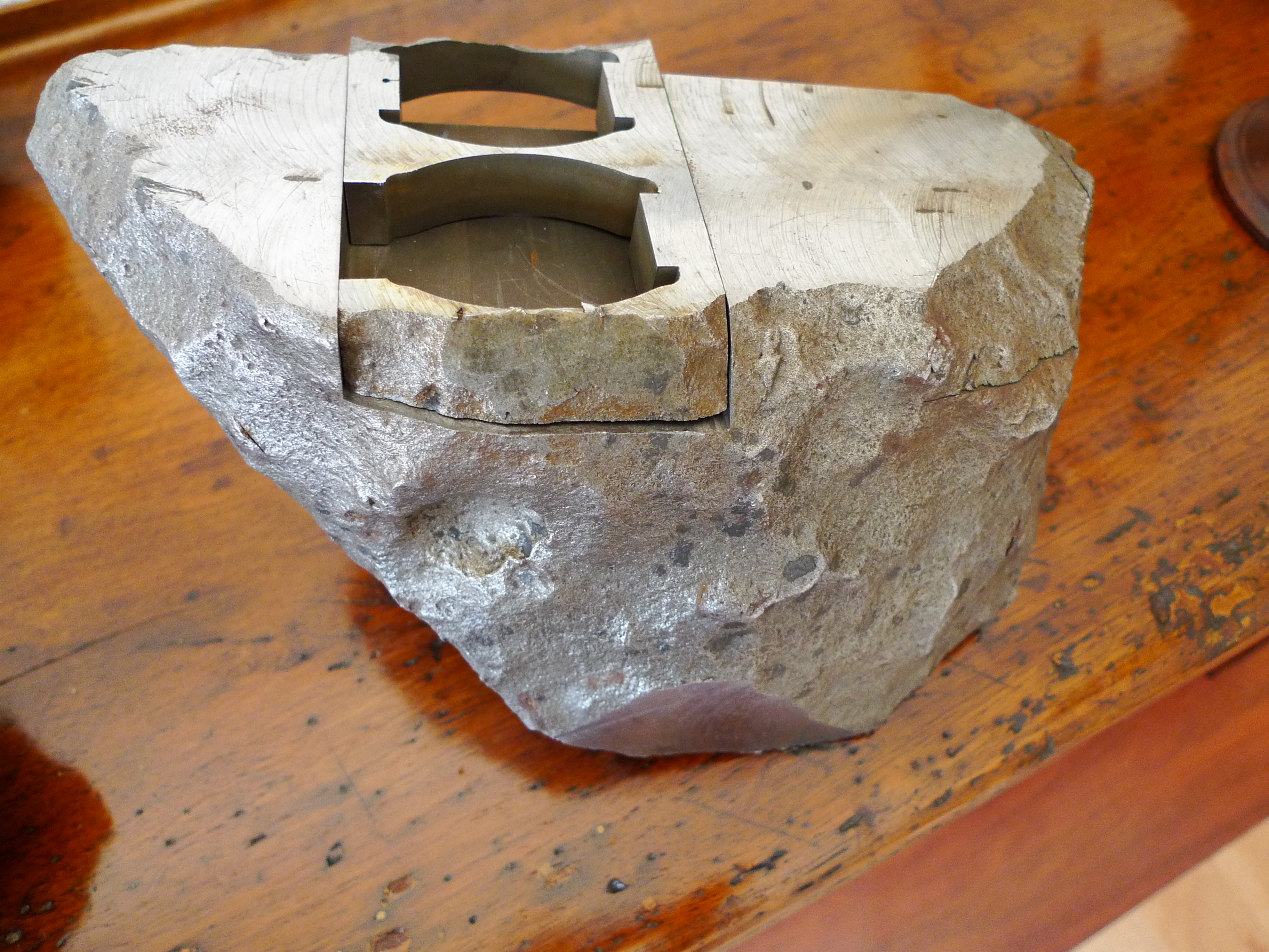 météorite découpée